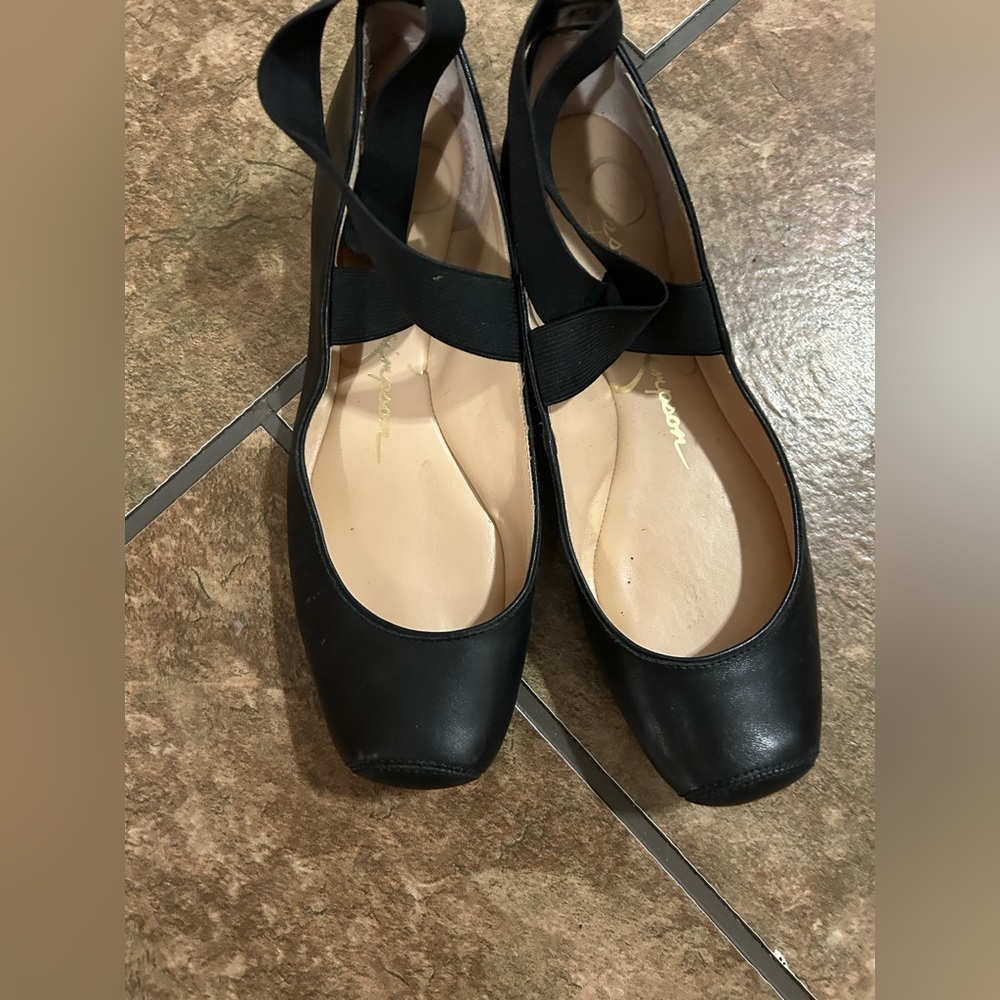 Cute Jessica Simpson flats